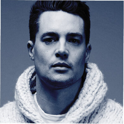 Alexander Dreymon headshot
